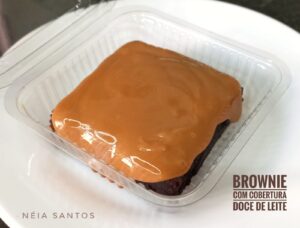 brownie doce de leite 300x228 - Doces Para vender Descubra os mais Procurados no iFood