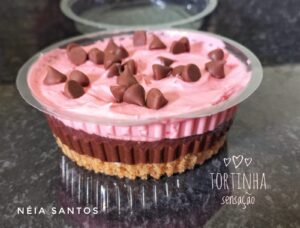 torta morango 300x228 - Mousse de Morango Para Tortas e sobremesas