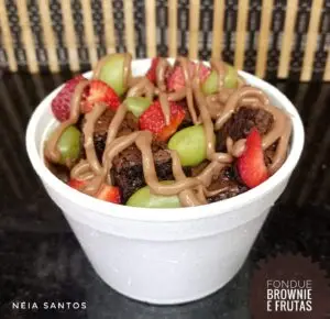 fondue brownie e frutas 300x290 - Ebook Brownie Que vende